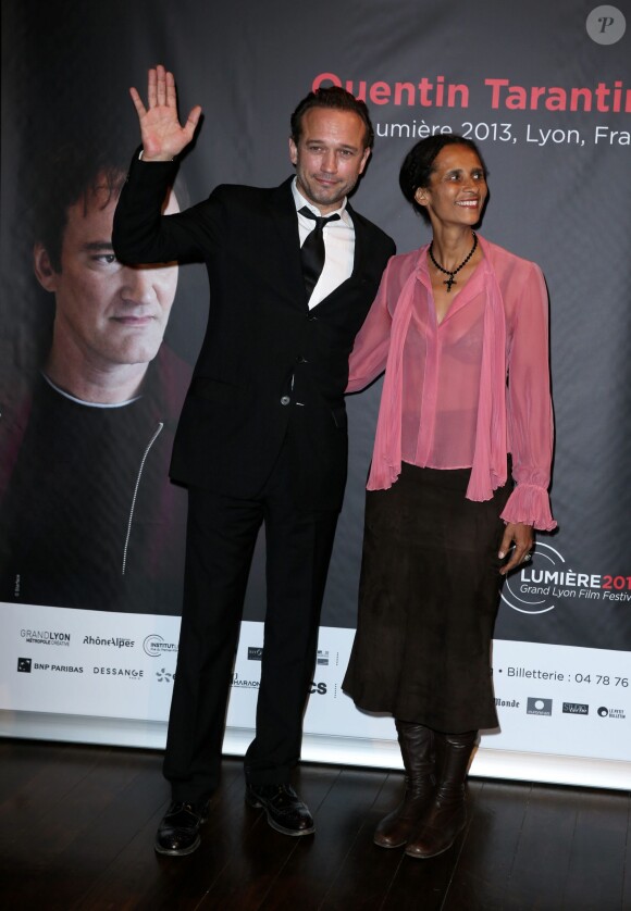 Vincent Pérez et Karine Silla - Remise du Prix Lumière 2013 à Quentin Tarantino à Lyon, le 18 octobre 2013.