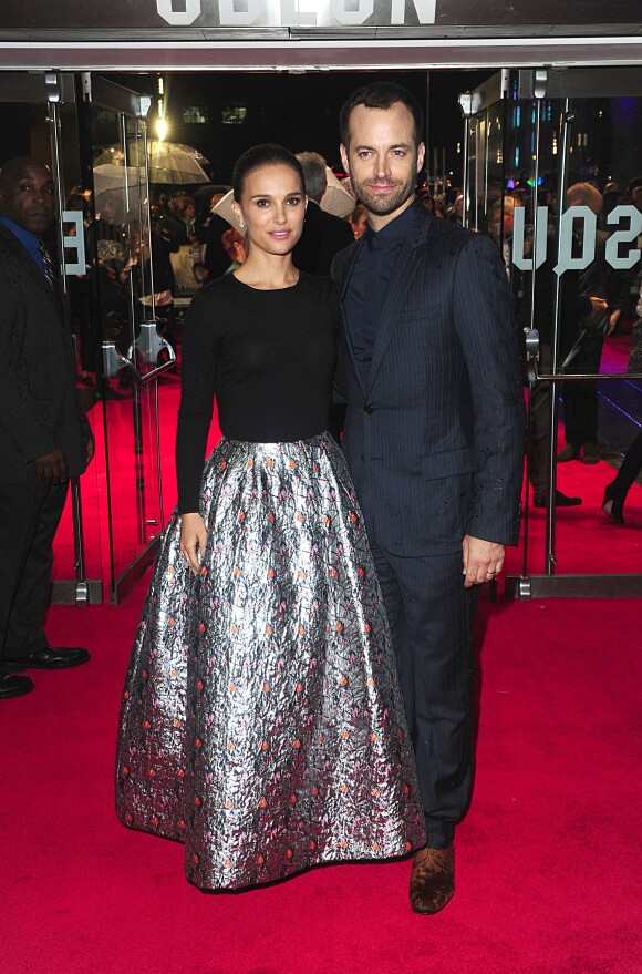 Natalie Portman et son mari Benjamin Millepied, lors de l'avant-première du film Thor : Le Monde des ténèbres, le 22 octobre 2013 à Londres