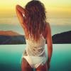 Cheryl Cole montre ses fesses sur Insagram le 21 octobre 2013.