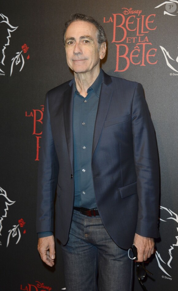 Alain Chamfort à la générale de la comédie musicale "La Belle et la Bête" au Théâtre Mogador à Paris, le 24 octobre 2013.