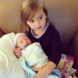 Ivanka Trump a partagé une photo de son fils Joseph (né le 14 octobre) et sa fille Arabella (2 ans), le 16 octobre 2013.