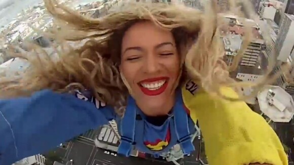 Beyoncé cascadeuse : Son saut de l'ange à 300 mètres de hauteur !