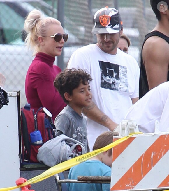 Britney Spears et Kevin Federline sont alles assister au match de football de leurs fils Sean et Jayden a Woodland Hills. Le 26 octobre 2013