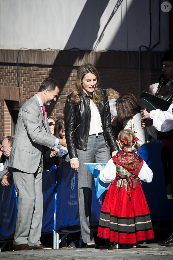 Letizia et Felipe d'Espagne à Teverga, en province des Asturies, pour la remise du Prix 2013 du Village Exemplaire, le 26 octobre 2013.