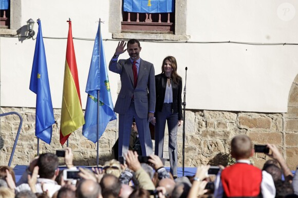 Letizia et Felipe d'Espagne à Teverga, en province des Asturies, pour la remise du Prix 2013 du Village Exemplaire, le 26 octobre 2013.
