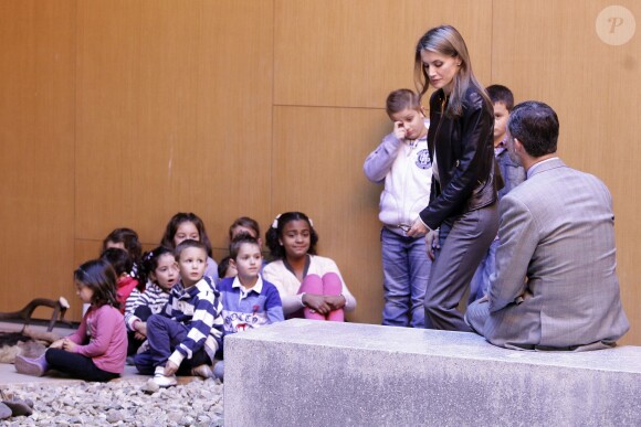 Letizia et Felipe d'Espagne à Teverga, en province des Asturies, pour la remise du Prix 2013 du Village Exemplaire, le 26 octobre 2013.