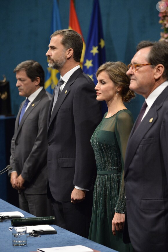 Felipe et Letizia d'Espagne lors de la cérémonie des Prix Prince des Asturies le 25 octobre 2013 à Oviedo.