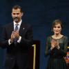 Felipe et Letizia d'Espagne lors de la cérémonie des Prix Prince des Asturies le 25 octobre 2013 à Oviedo.