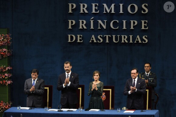 Felipe et Letizia d'Espagne lors de la cérémonie des Prix Prince des Asturies le 25 octobre 2013 à Oviedo.