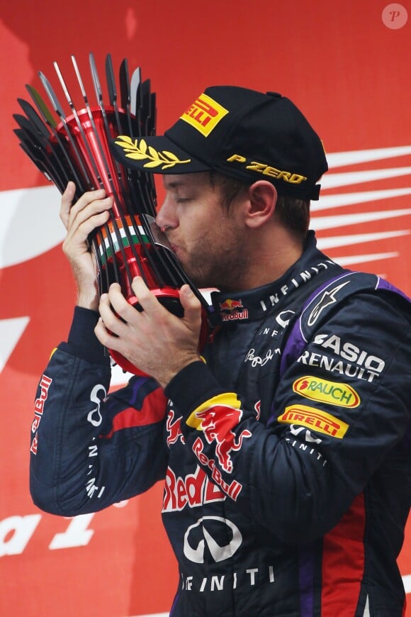 Sebastian Vettel, lors de sa victoire au Grand Prix d'Inde qui lui garanti un quatrième titre de champion du monde des pilotes de suite, le 27 octobre 2013 à Greater Noida, New Delhi le 27 octobre 2013