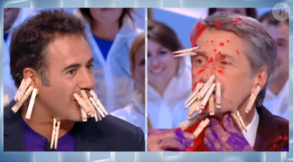 Les retrouvailles déjantées d'Antoine de Caunes et José Garcia au "Grand Journal" le 24 octobre 2013.