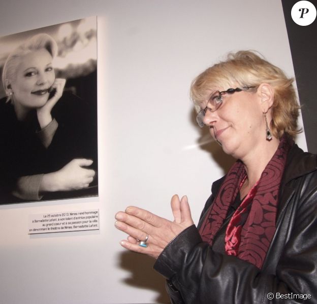 L'inauguration du théâtre Bernadette Lafont, en présence de sa fille Elisabeth Lafont Medveczky à Nîmes, le 25 octobre 2013