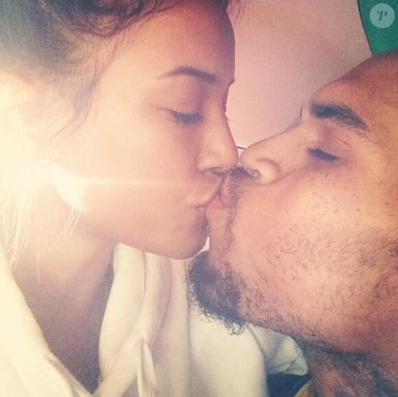 Karrueche Tran a posté une photo de son intimité avec Chris Brown le 30 octobre 2013 sur son profil Instagram.
