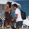 Les vacances de l'amour ! Arnaud Lagardère et sa femme Jade Foret, enceinte de son deuxième enfant sur une plage à Miami le 31 octobre 2013.