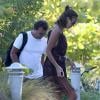 Journée bronzette pour Arnaud Lagardère et sa femme Jade Foret, enceinte de son deuxième enfant, qui se prélassent sur une plage à Miami le 31 octobre 2013.