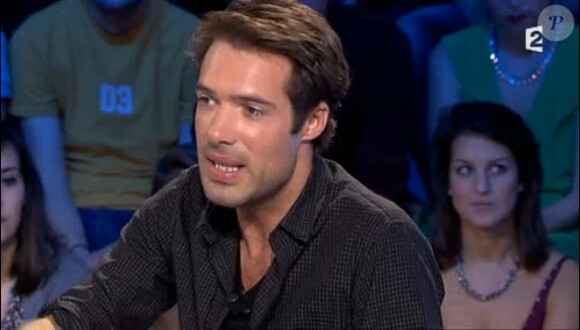 Nicolas Bedos dans On n'est pas couché (France 2), le samedi 2 novembre 2013.