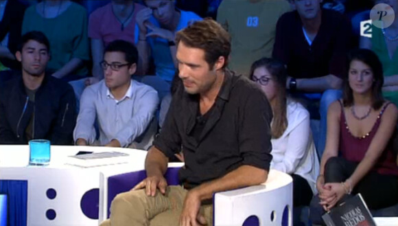 Nicolas Bedos invité d'On n'est pas couché (France 2), le samedi 2 novembre 2013.