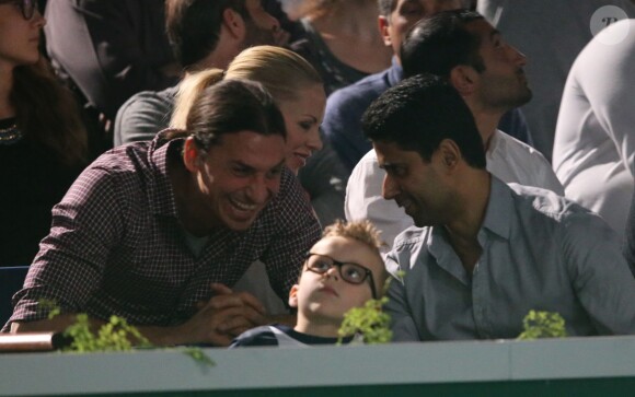 Zlatan Ibrahimovic en famille et avec Nasser Al-Khelaïfi lors du triomphe de Novak Djokovic en finale du Masters de Paris-Bercy contre David Ferrer, le 3 novembre 2013.