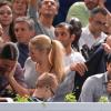 Zlatan Ibrahimovic, sa femme Helena Seger, et leurs garçons Maximilian et Vincent, habillés de maillots du PSG floqués "Djokovic", ont assisté en compagnie de Nasser Al-Khelaïfi à la victoire de Novak Djokovic sur David Ferrer en finale du Masters 1000 de Paris-Bercy, le 3 novembre 2013.