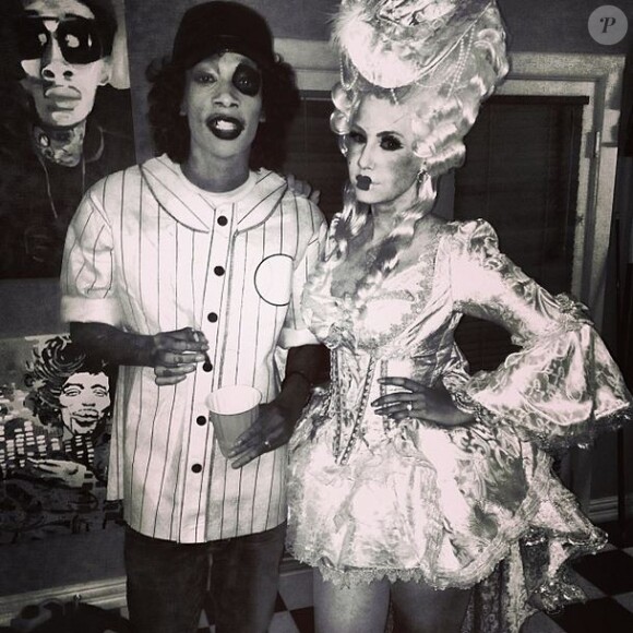 Wiz Khalifa en joueur de base-ball et Amber Rose en Marie-Antoinette pour Halloween.