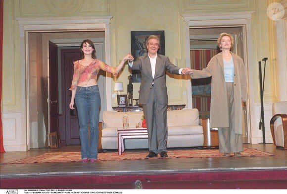Barbara Schultz, Pierre Arditi et Caroline Sihol dans la pièce Joyeuses Pâques le 23 janvier 2001 à Paris