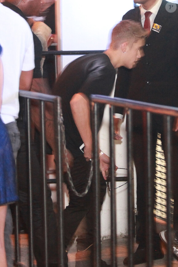 Justin Bieber se rend au Zax Club à Rio de Janeiro, au Brésil, le 2 novembre 2013.