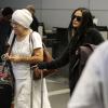 Demi Moore arrive à l'aéroport LAX de Los Angeles après son voyage en Inde, le 3 novembre 2013.