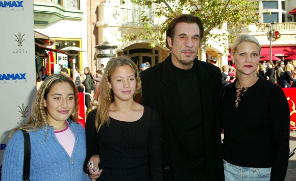 Robert Davi avec sa femme Christine avec leurs enfants à Los Angeles le 23 décembre 2012