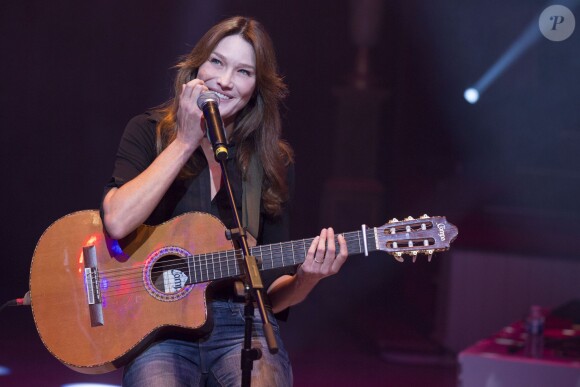 Carla Bruni lors du gala de l'IFRAD au Cirque d'Hiver à Paris le 25 septembre 2013