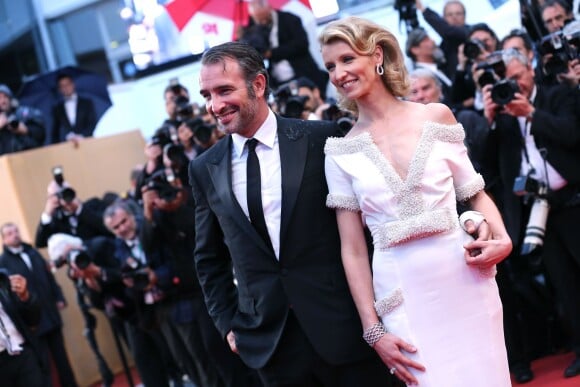 Jean Dujardin et Alexandra Lamy, lors de la montée des marches du film Thérèse Desqueyroux au Festival de Cannes le 27 mai 2012