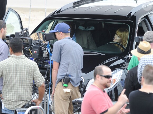 Bella Thorne et Shaquille O'Neal lors d'un tournage pour la campagne Decade à destination des adolescents, afin de les sensibiliser sur les méfaits de l'alcool, le 12 novembre 2013