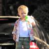 Hilary Duff récupère son fils Luca Cruz Comrie à la sortie de son cours d'éveil à Beverly Hills, le 14 Novembre 2013.
