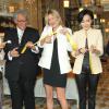 Lucy et son mari Sir David Tang, Kate Moss, Carina Lau et Tony Leung Chiu Wai inaugurent le magasin Tang Tang Tang Tang à Hong Kong. Le 16 novembre 2013.