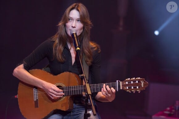 Carla Bruni - Gala de l'IFRAD au Cirque D'hiver à Paris le 25 septembre 2013.