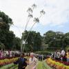 Le prince Charles visite les Jardins Botaniques de Kandy le 16 novembre 2013