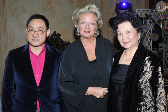 Jiang Shanqing, la princesse Béatrice de Bourbon des Deux Siciles - Soirée de gala "La guinguette de Régine" en faveur de l'association "Les puits du désert" à Paris le 19 novembre 2013.