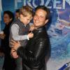 Scott Wolf et son fils Jackson à Hollywood, le 19 novembre 2013.