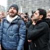 Jamel Debbouze et Maxime Musqua à Paris, près de la Gare Montparnasse, bouclent ensemble la Marche pour l'égalité initiée par Le Petit Journal, le mercredi 20 novembre 2013.