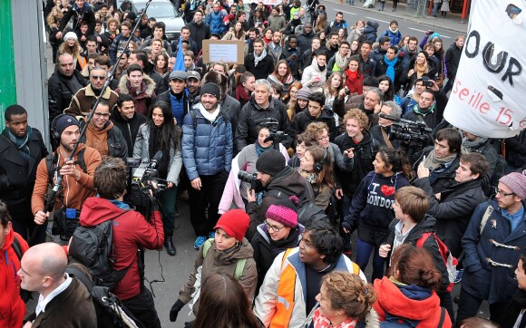 M'Barek Belkouk, Jamel Debbouze, Hafsia Herzi et Maxime Musqua du 'Petit Journal' de Canal + arrivent sur le parvis de la gare Montparnasse apres leur Marche pour l'Egalite le 20 novembre 2013 a Paris.20/11/2013 - Paris