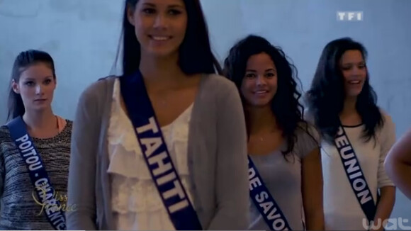 Miss France 2014 : Les 33 Miss s'entraînent pour le défilé en maillot de bain