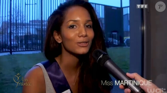 Miss Martinique s'entraîne pour le défilé en maillot de bain avant l'élection Miss France 2014