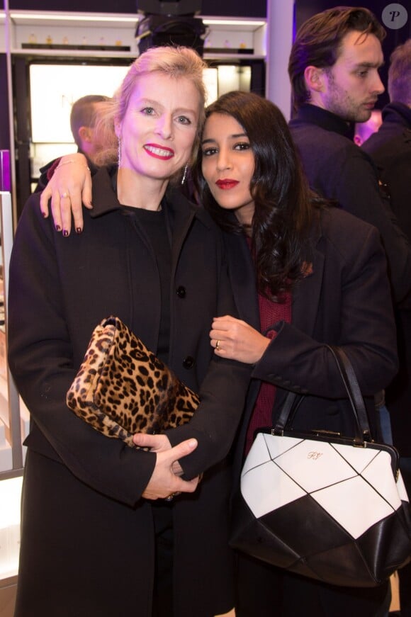 Karin Viard et Leïla Bekhti à la soirée Marionnaud le 20 novembre 2013 sur les Champs-Elysées à Paris