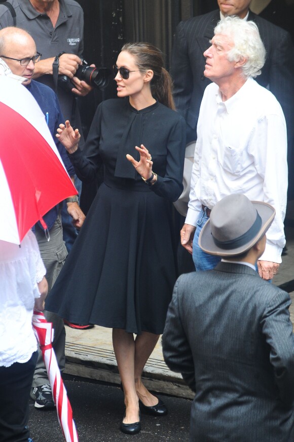 Angelina Jolie sur le tournage de sa nouvelle réalisation, Unbroken, à Sydney en Australie le 22 novembre 2013