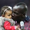 Mamadou Sakho et sa fille Aida au Parc des Princes le 22 septembre 2013.