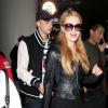 Paris Hilton et River Viiperi débarquent à l'aéroport de Los Angeles, en provenance de Macao. Le 25 novembre 2013.