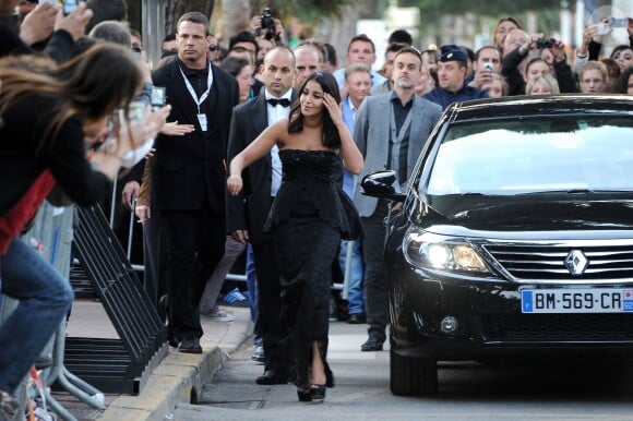 Leïla Bekhti arrivant au Grand Journal durant le Festival de Cannes 2012