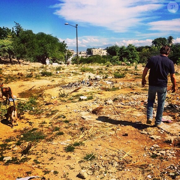 Première photo de Sean Penn posté sur son compte Instagram pour sensibiliser le monde sur le travail de sa fondation à Haïti, novembre 2013.