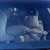 Sous la bienveillance de son père Rodger Berman, Skyler, 2 ans, s'installe au volant du 4*4 Range Rover de ses parents. West Hollywood, le 27 novembre 2013.