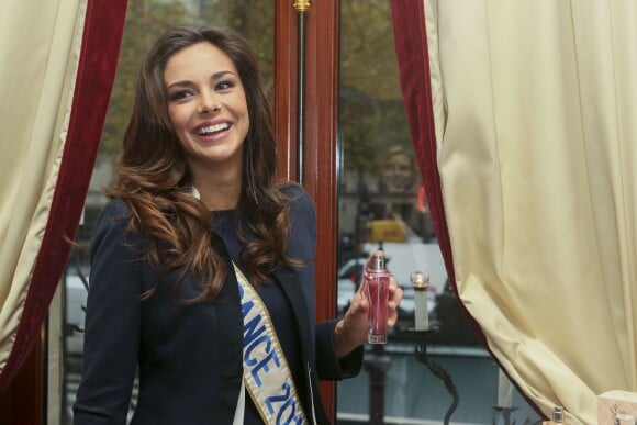 Marine Lorphelin - Lancement de la ligne de parfum "INESSANCE" Miss France. Novembre 2013.