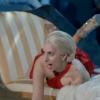 Lady Gaga a chanté a côté de Joseph Gordon-Levitt lors de l'émission spéciale du Muppet Show diffusé le 28 novembre 2013.